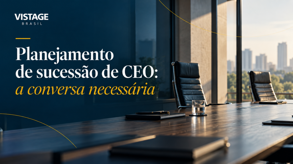 Sala de reuniões executiva com duas cadeiras vazias diante de uma mesa de madeira, representando a continuidade da liderança e o planejamento de sucessão de CEO.